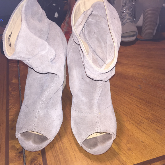 Chinese Laundry Break up Bootie - Picture 2 of 4